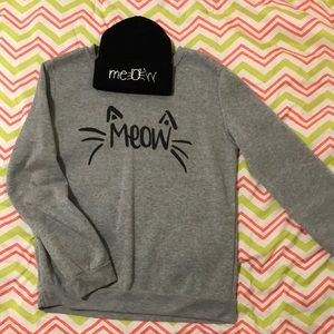 Sweatshirt and Matching Beanie (Gray & Black)